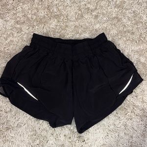 Lululemon hottie hot shorts black size 6